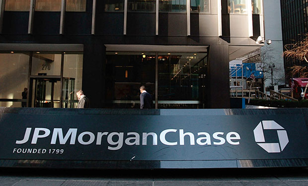 FBI Probes JPMorgan, Other Bank Attacks